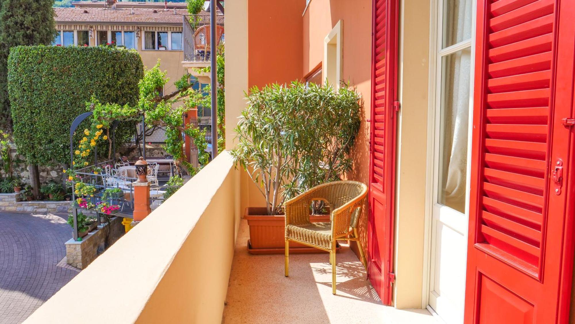 Hotel Gardenia Al Lago ガルニャーノ 部屋 写真