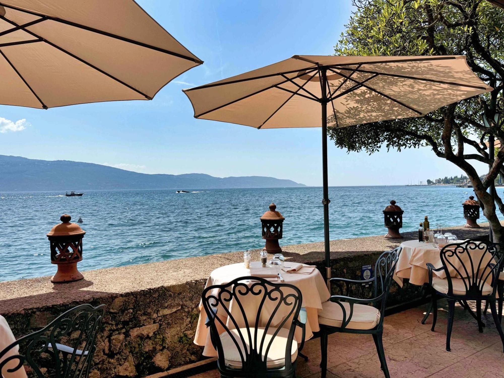 Hotel Gardenia Al Lago ガルニャーノ エクステリア 写真