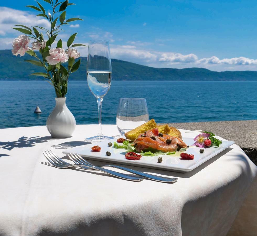 Hotel Gardenia Al Lago ガルニャーノ エクステリア 写真